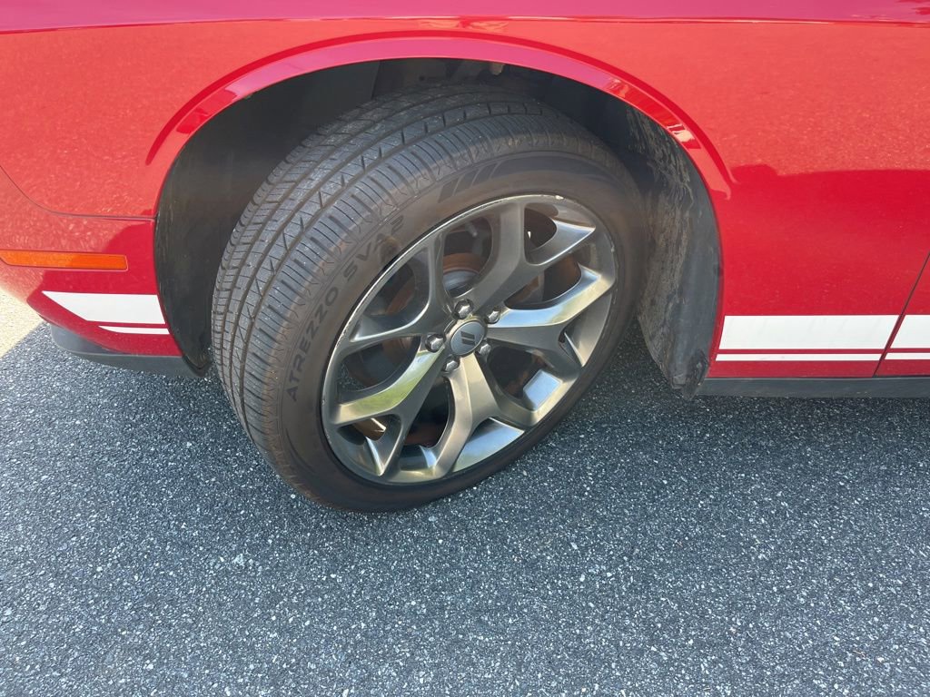 Used 2017 Dodge Challenger SXT RWD image 7