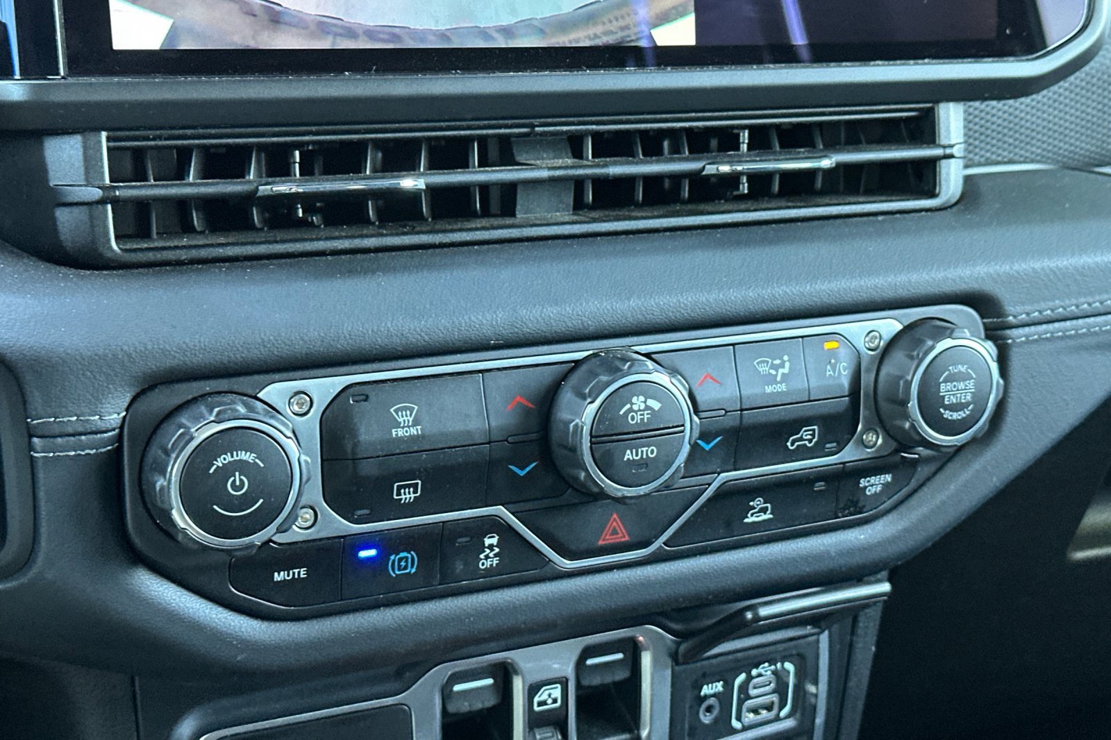 Used 2024 Jeep Wrangler Unlimited Rubicon 4xe image 20