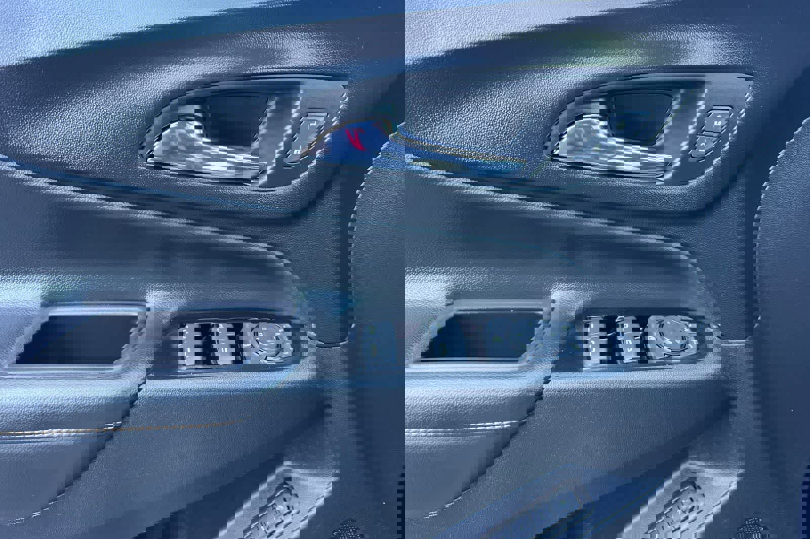 Used 2022 Chevrolet Equinox Premier image 13