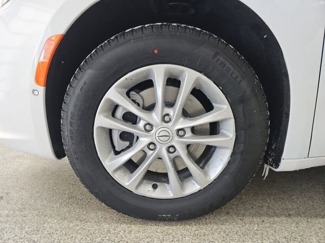 New 2026 Chrysler Pacifica Select AWD/4WD image 10
