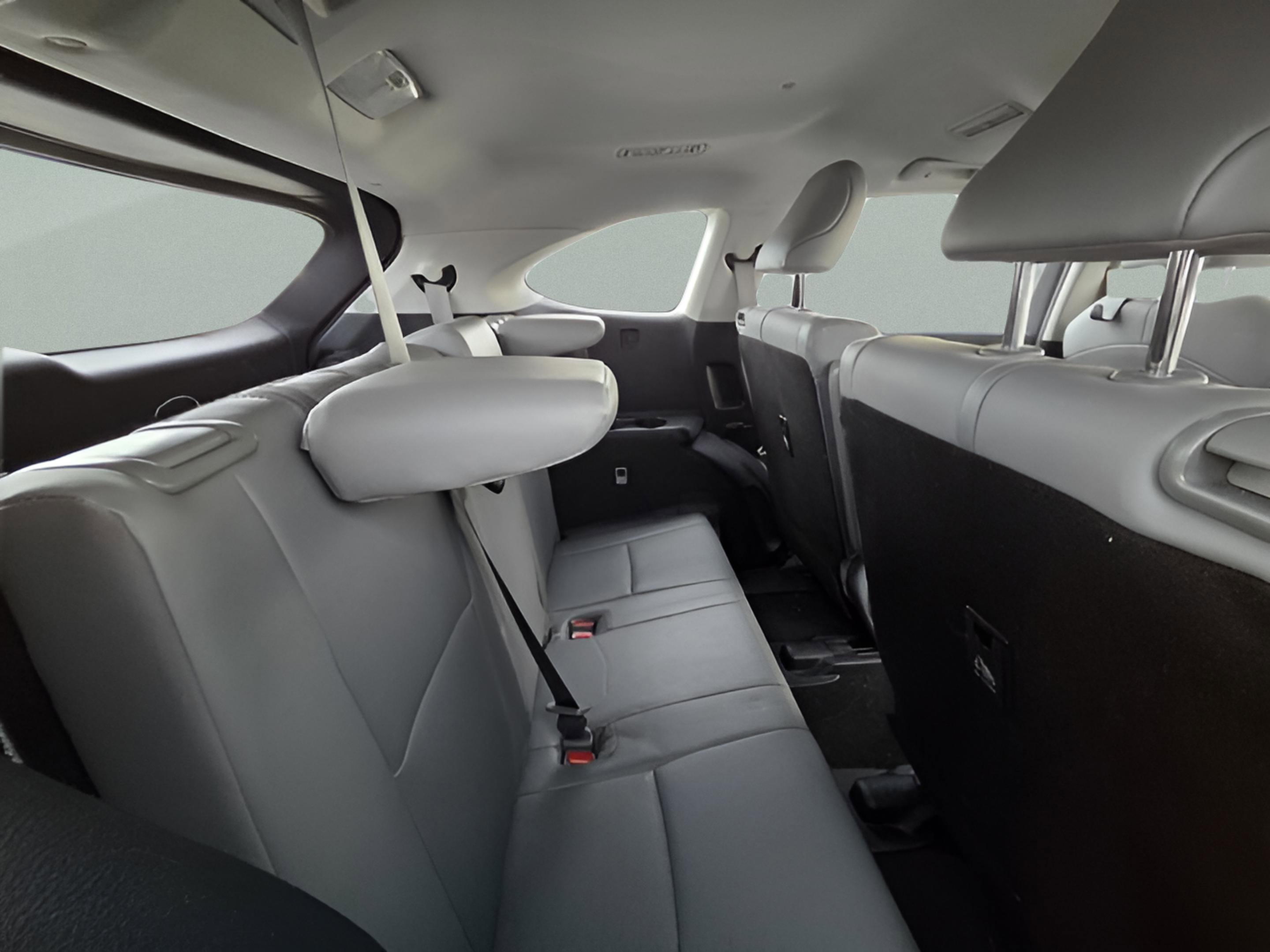 Used 2020 Toyota Highlander XLE image 22