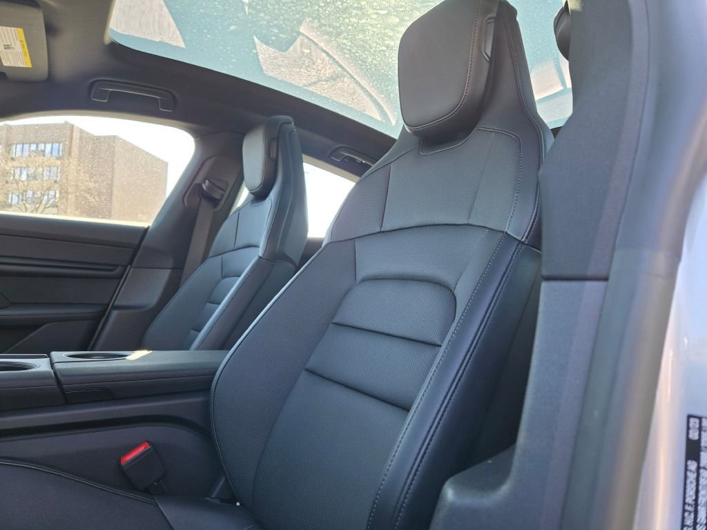 New 2023 Porsche Taycan image 13