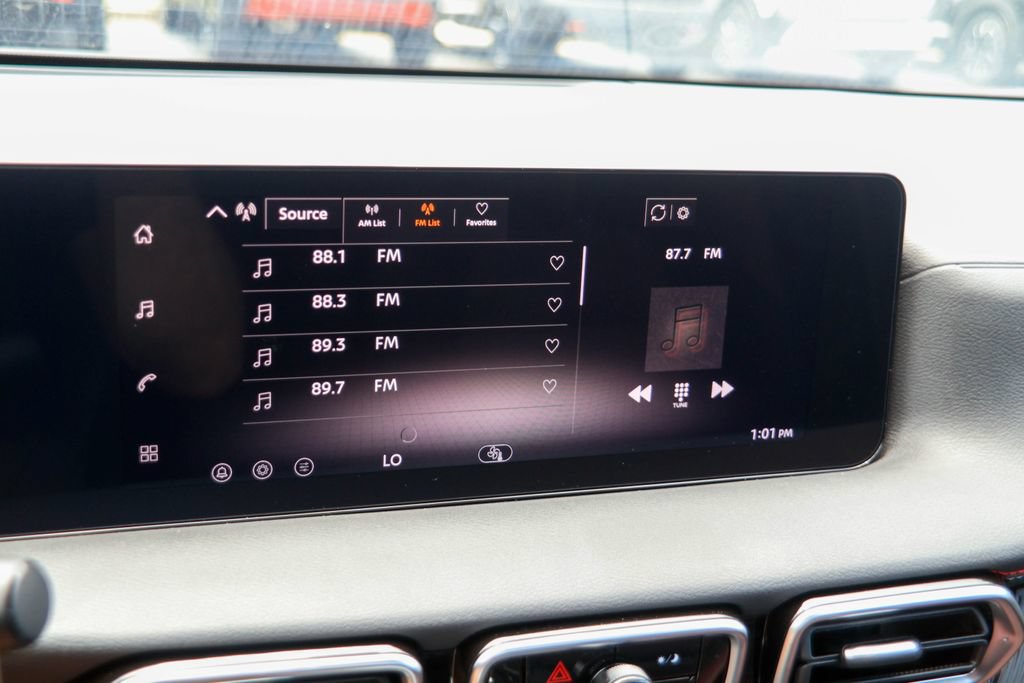 New 2026 Nissan Sentra SR w/ Floor Mat Package FWD image 3