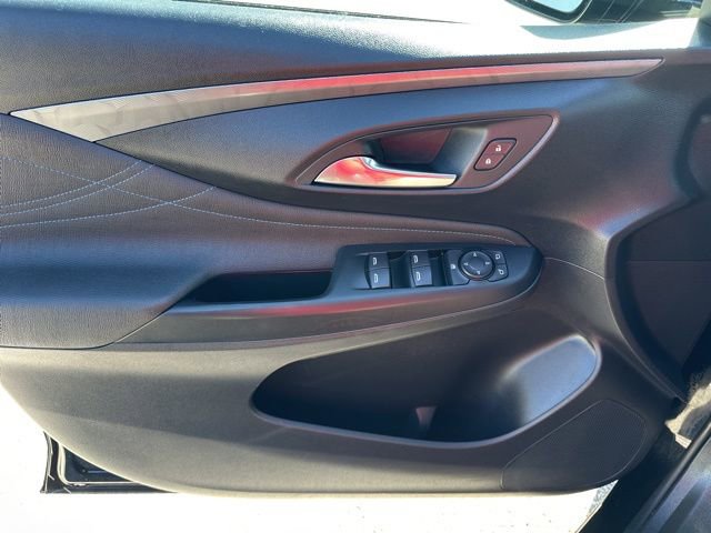 Used 2025 Buick Envista Sport Touring image 26