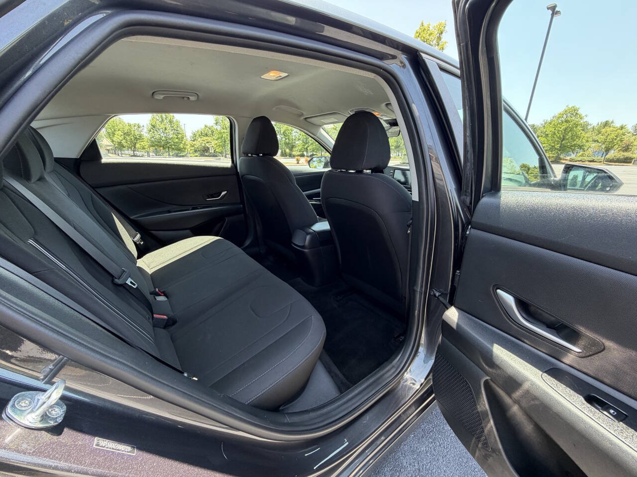 Used 2022 Hyundai Elantra SEL FWD image 14