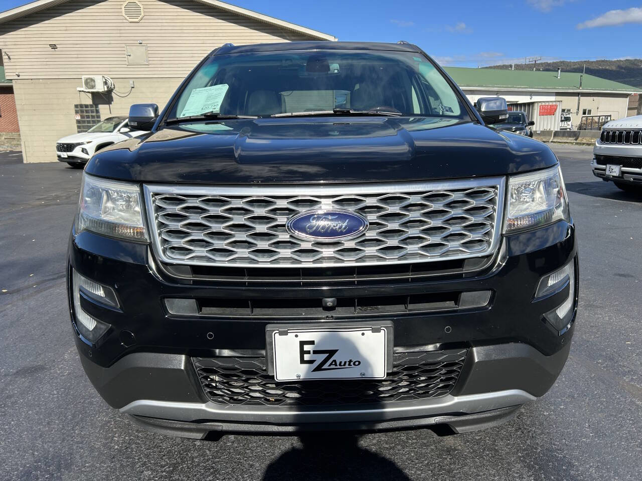 Used 2017 Ford Explorer Platinum image 4