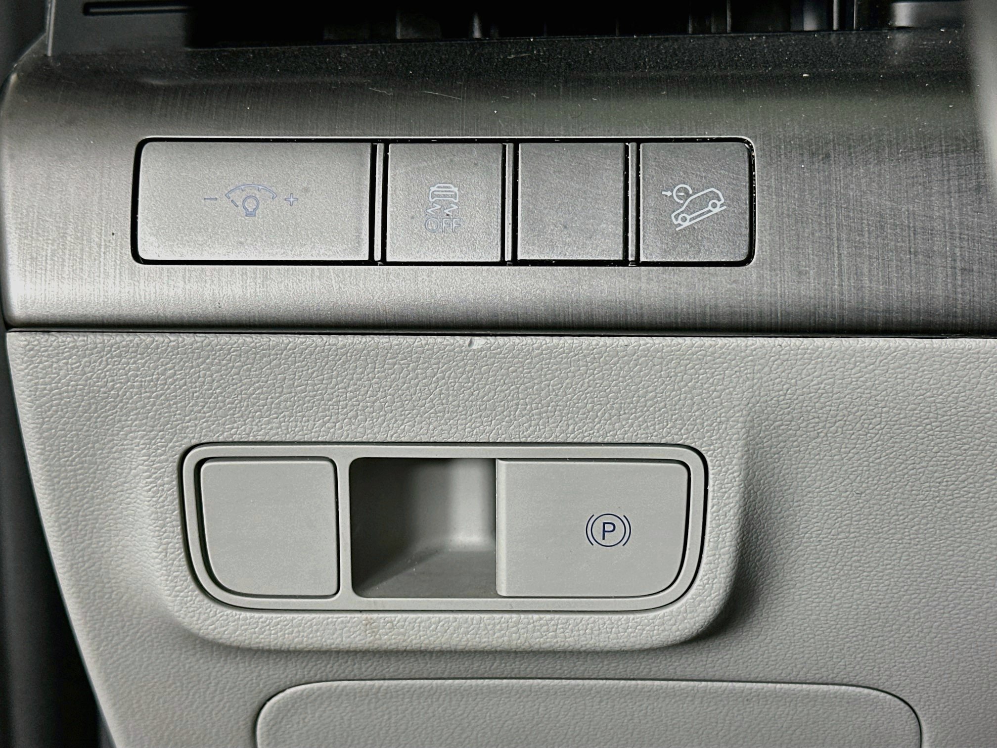 Used 2025 Hyundai Kona SEL FWD image 17