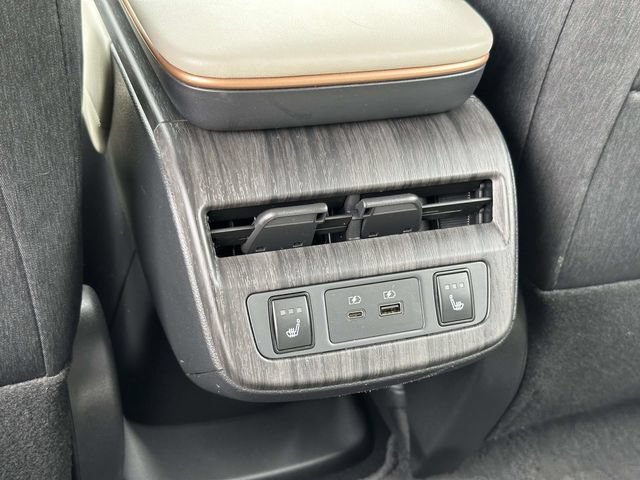 Used 2023 Nissan Ariya AWD image 16