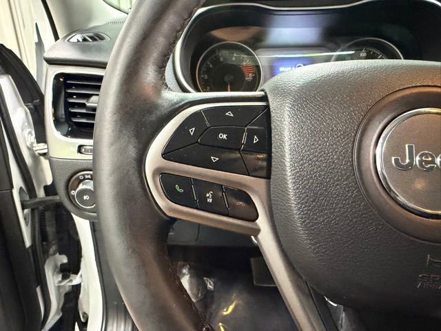 Used 2019 Jeep Cherokee Limited AWD/4WD image 17