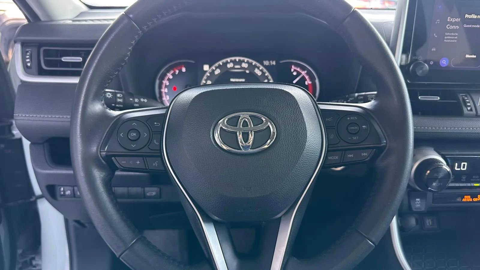 Used 2023 Toyota RAV4 XLE Premium image 11