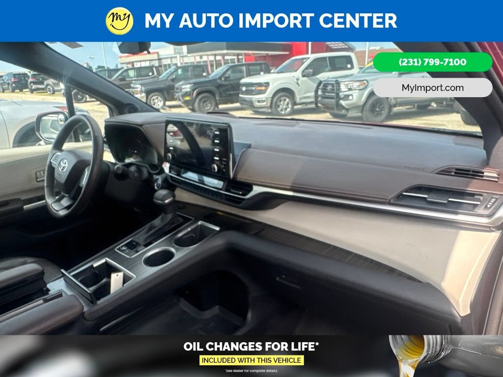 Used 2021 Toyota Sienna Platinum AWD/4WD image 31
