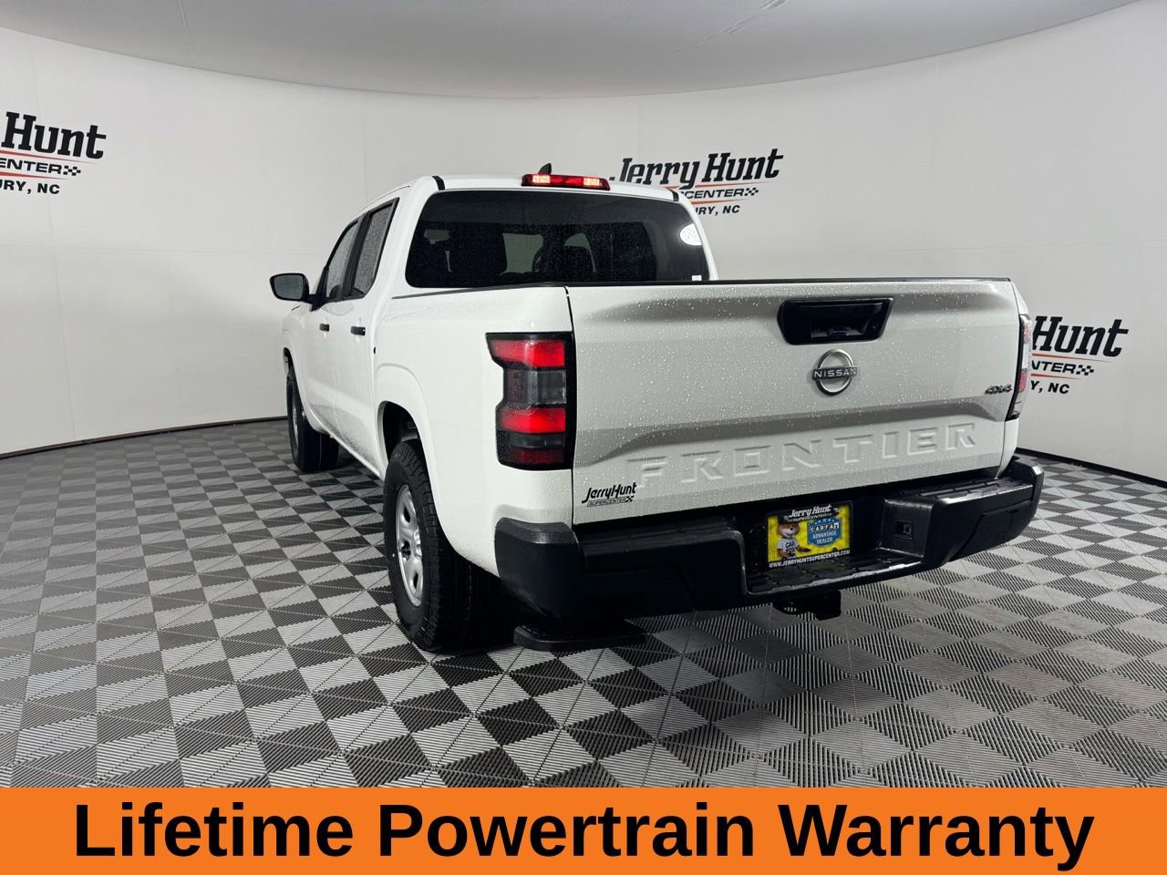 Used 2023 Nissan Frontier S w/ Tow Package image 9