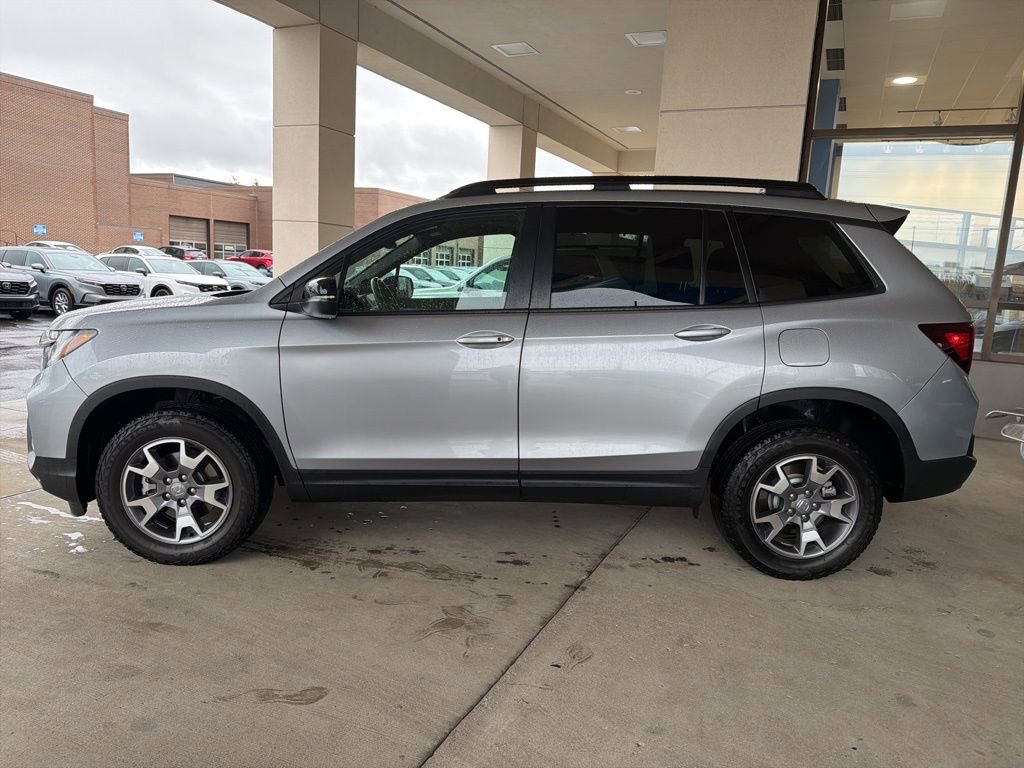 Certified 2023 Honda Passport TrailSport image 2