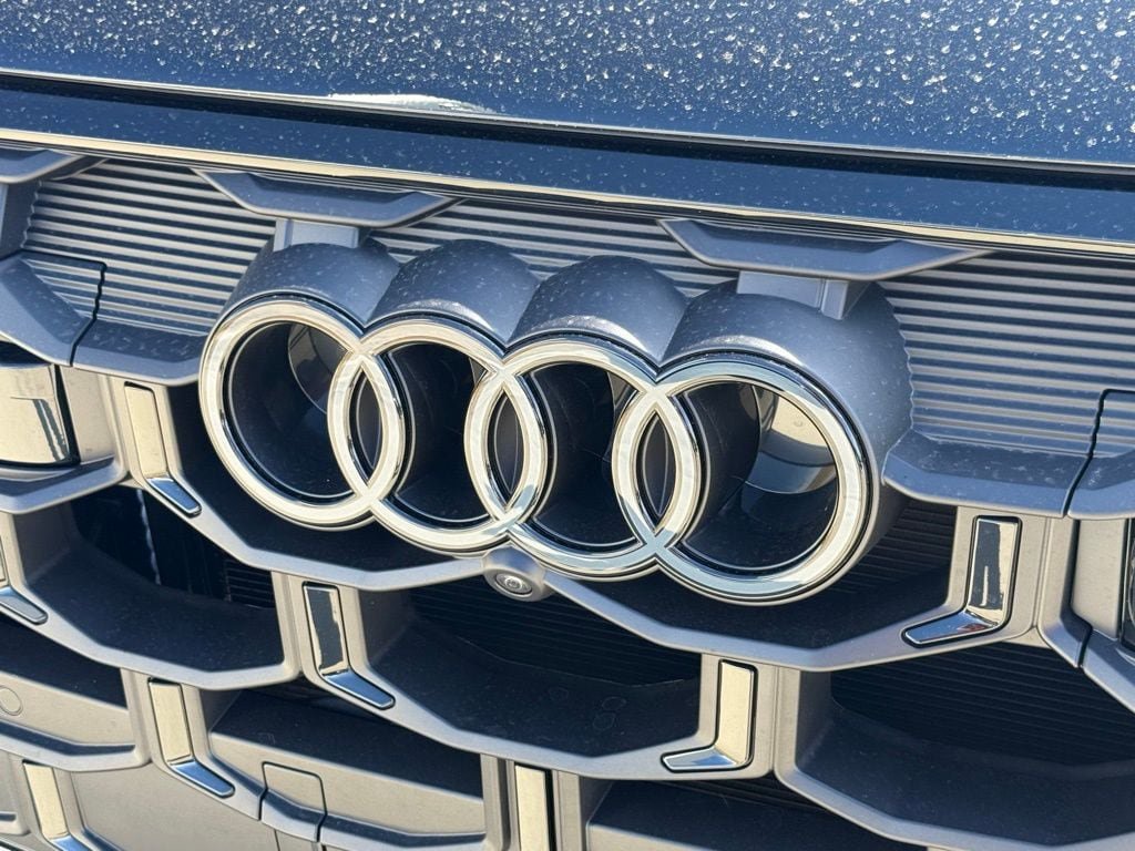 New 2026 Audi SQ7 Prestige image 14