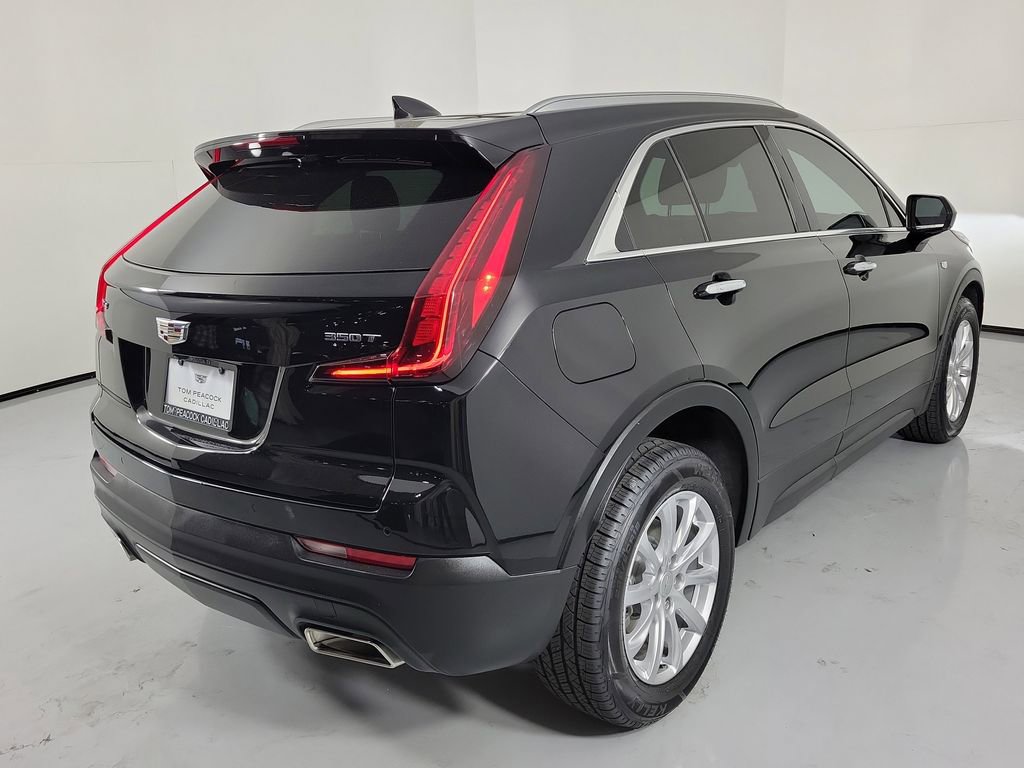Certified 2023 Cadillac XT4 Luxury w/ Cold Weather Package FWD image 4