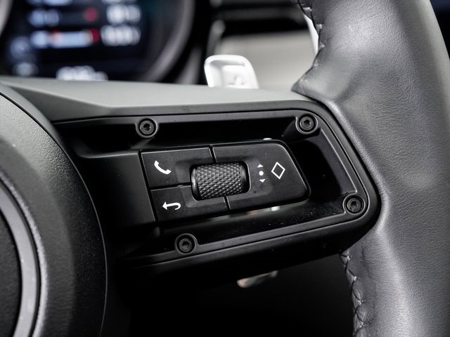 Used 2025 Porsche Macan image 15