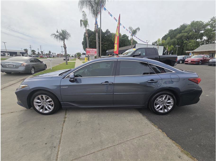 Used 2020 Toyota Avalon XLE w/ Moonroof Package FWD image 8