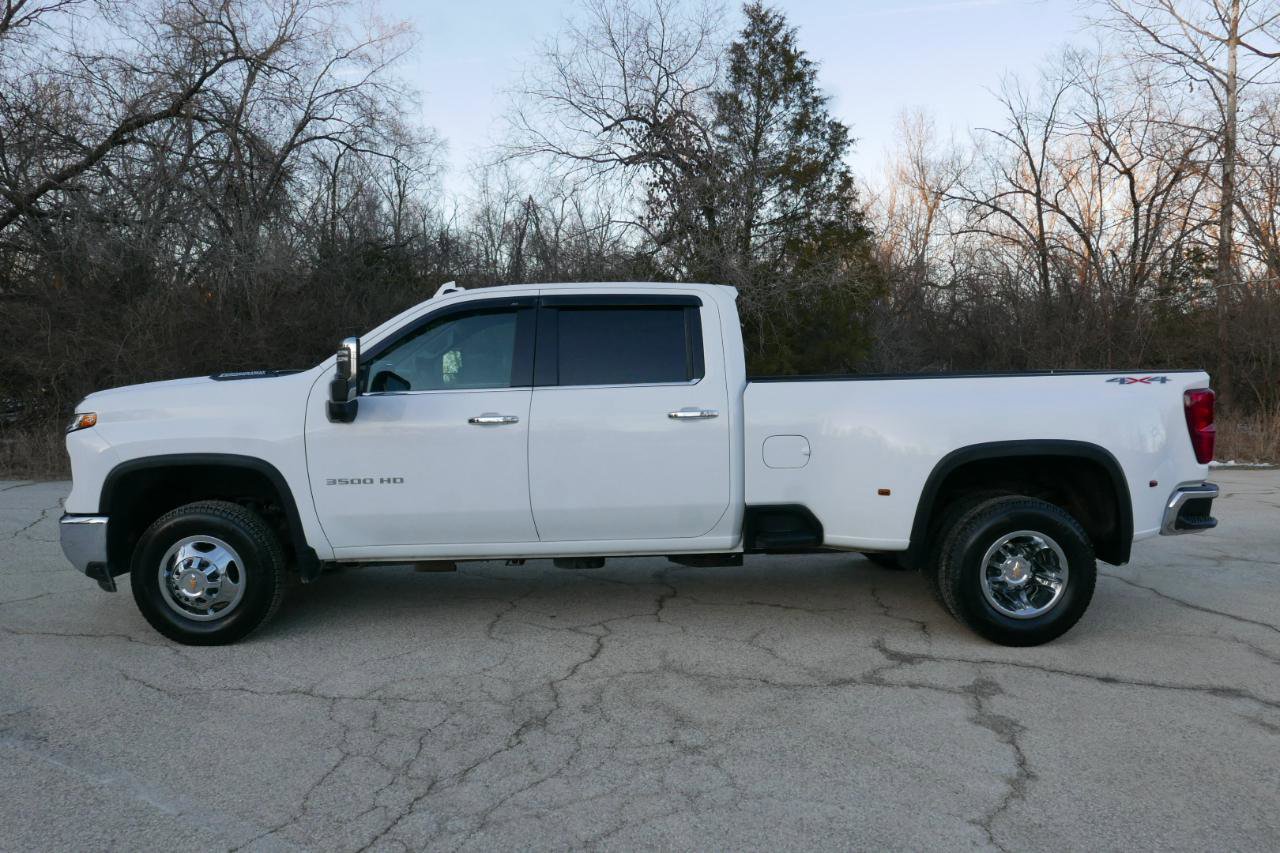 Used 2024 Chevrolet Silverado 3500 LTZ w/ LTZ Convenience Package AWD/4WD image 2