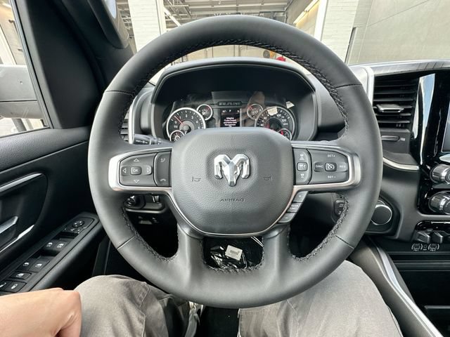 Used 2026 RAM 1500 4x4 Crew Cab image 16