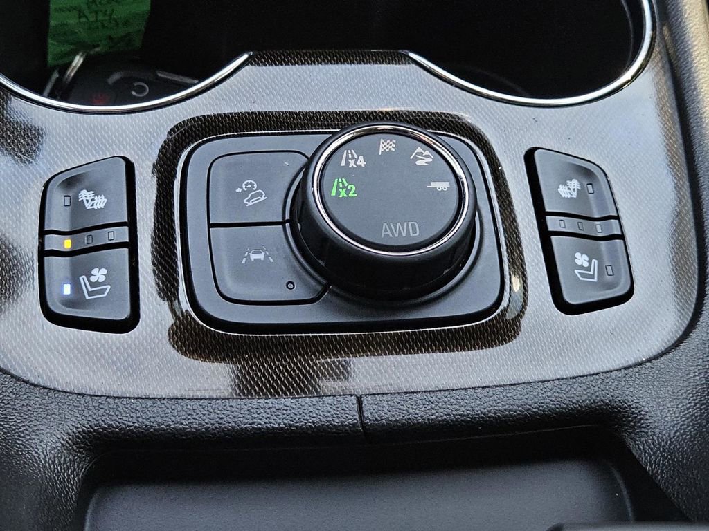 Used 2022 GMC Acadia AT4 w/ Technology Package AWD/4WD image 15