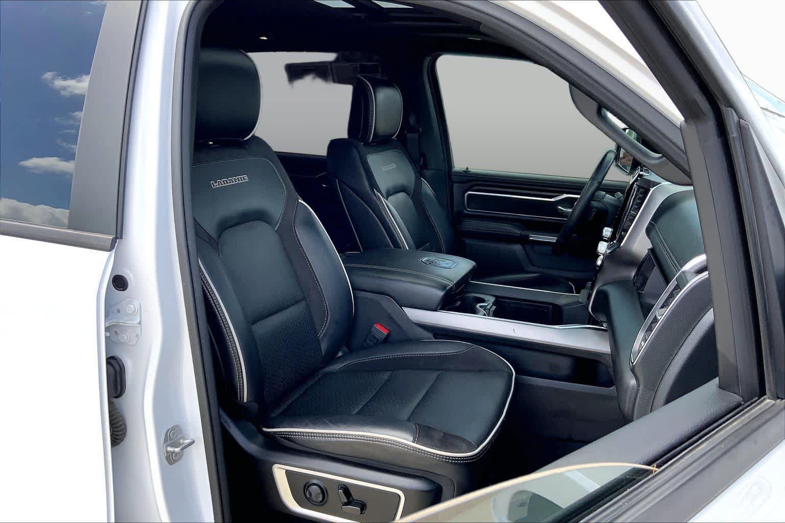 Used 2025 RAM 1500 Laramie w/ Laramie Southwest Edition AWD/4WD image 9