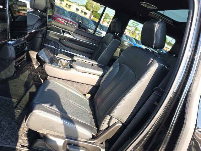 Used 2025 Jeep Grand Wagoneer Series II Obsidian w/ Quick Order Packagew 28T AWD/4WD image 27