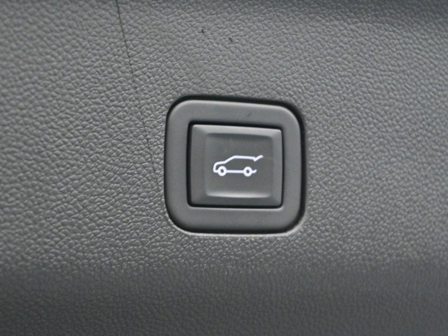 Certified 2023 Cadillac Escalade V AWD/4WD image 12
