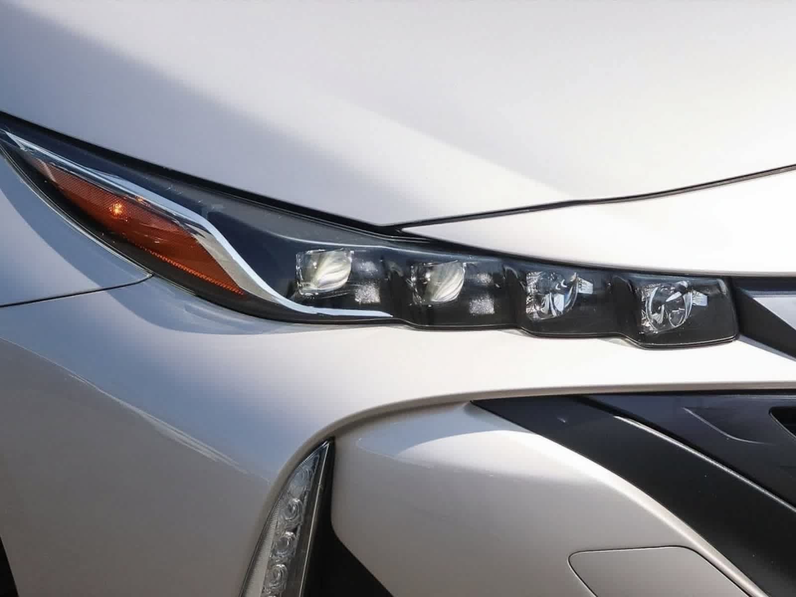 Used 2020 Toyota Prius Prime LE FWD image 4