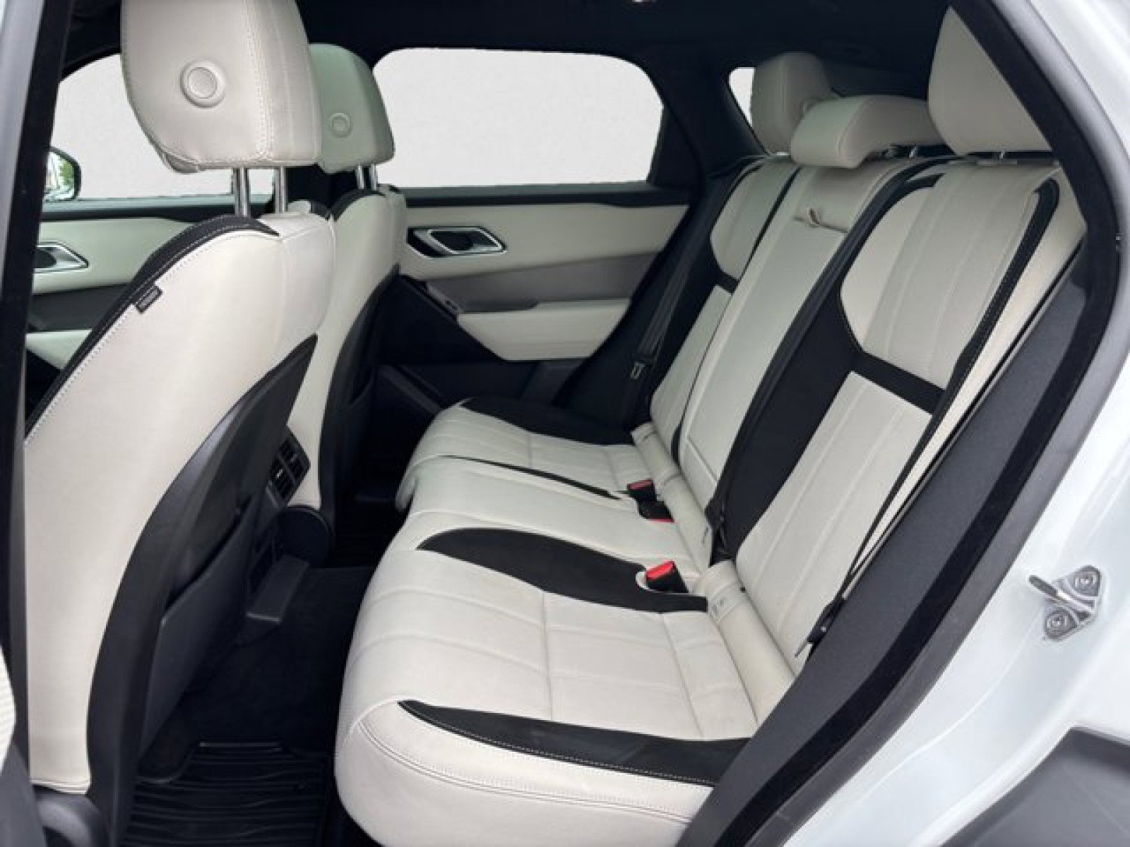 Certified 2022 Land Rover Range Rover Velar S image 18