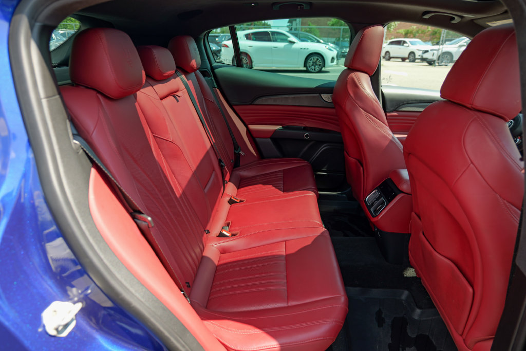Used 2023 Maserati Grecale Modena AWD/4WD image 31