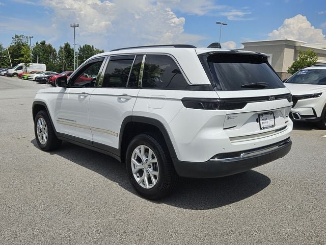 Used 2023 Jeep Grand Cherokee Limited RWD image 6