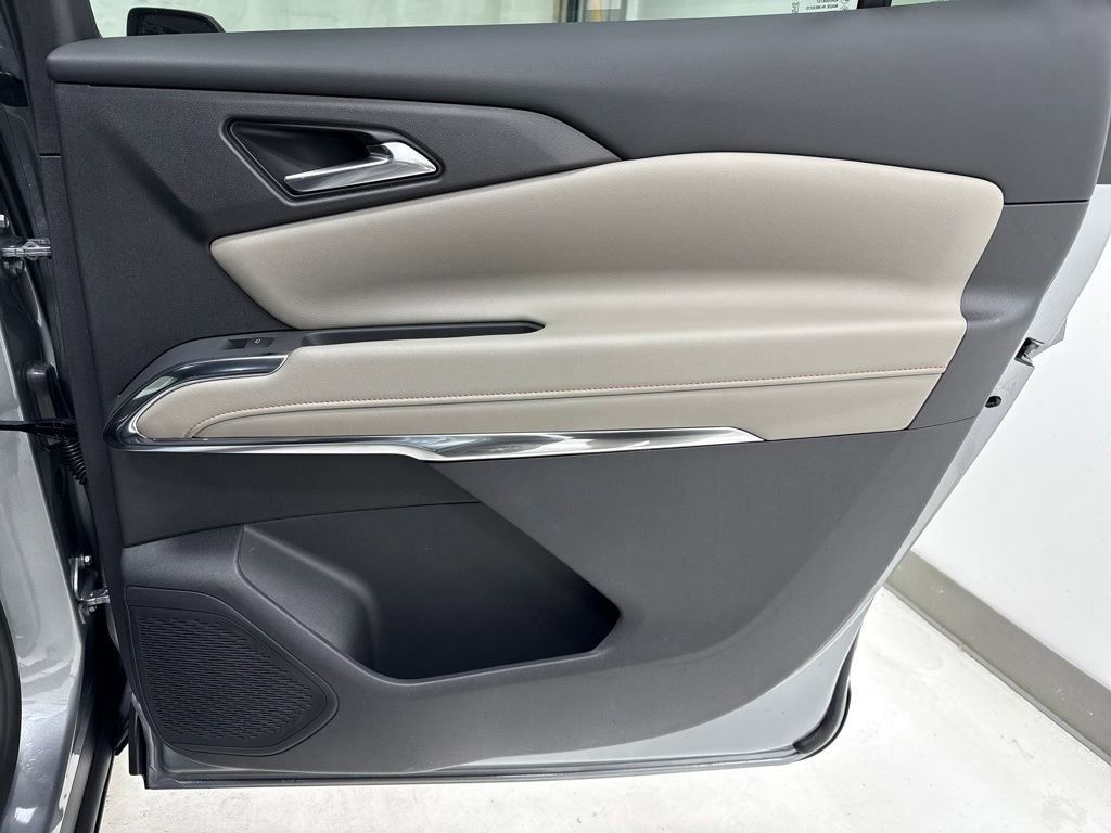 New 2026 Chevrolet Traverse LT w/ Midnight/Sport Edition image 11