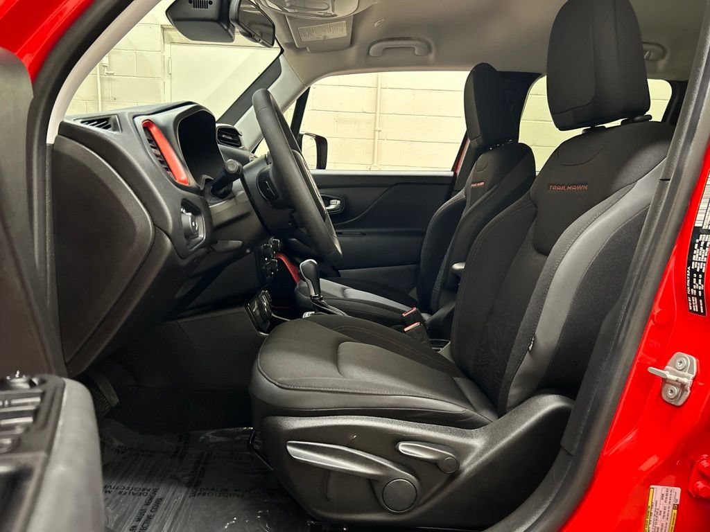 Used 2023 Jeep Renegade Trailhawk AWD/4WD image 7