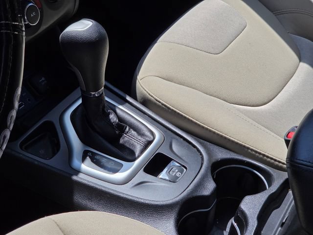 Used 2018 Jeep Cherokee Latitude FWD image 7
