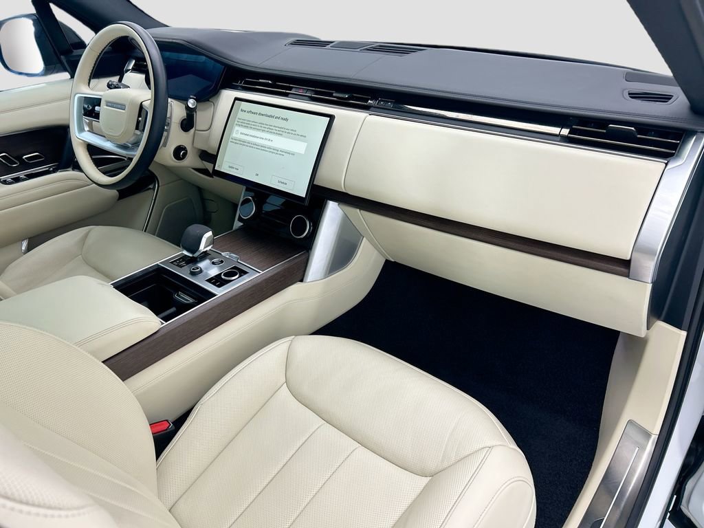 Certified 2023 Land Rover Range Rover Long Wheelbase SE AWD/4WD image 16