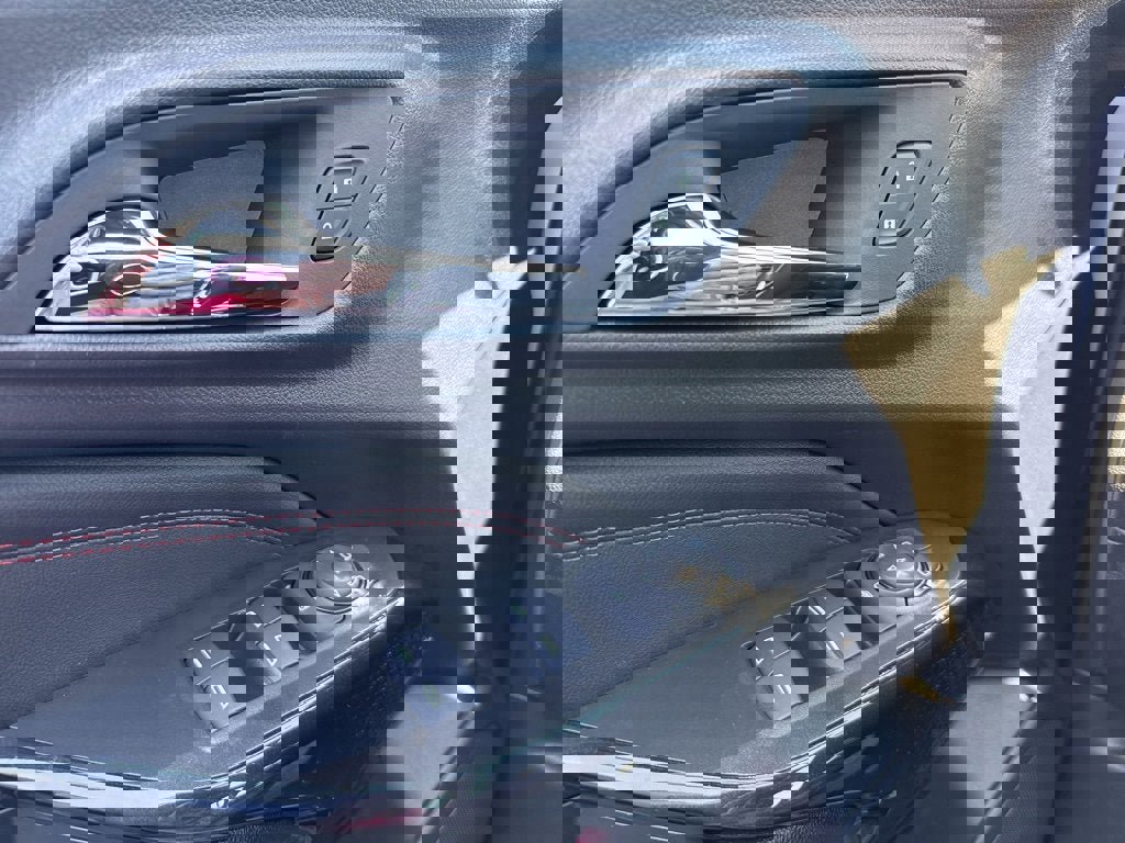 New 2025 Chevrolet Trax RS w/ Driver Confidence Package image 29