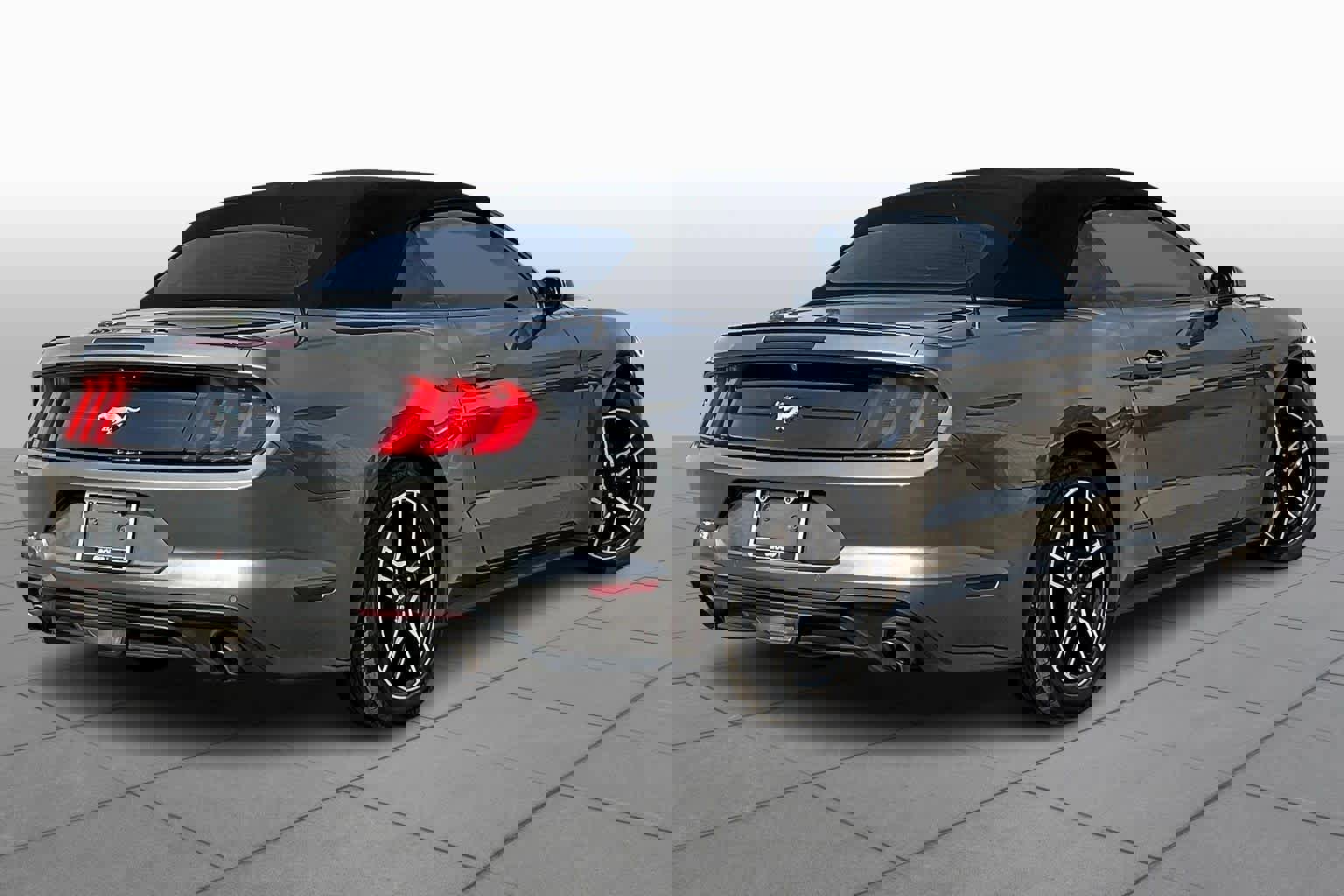 Used 2022 Ford Mustang Premium image 10