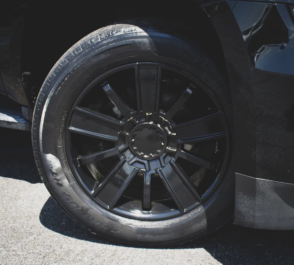 Used 2015 Chevrolet Tahoe LT AWD/4WD image 2