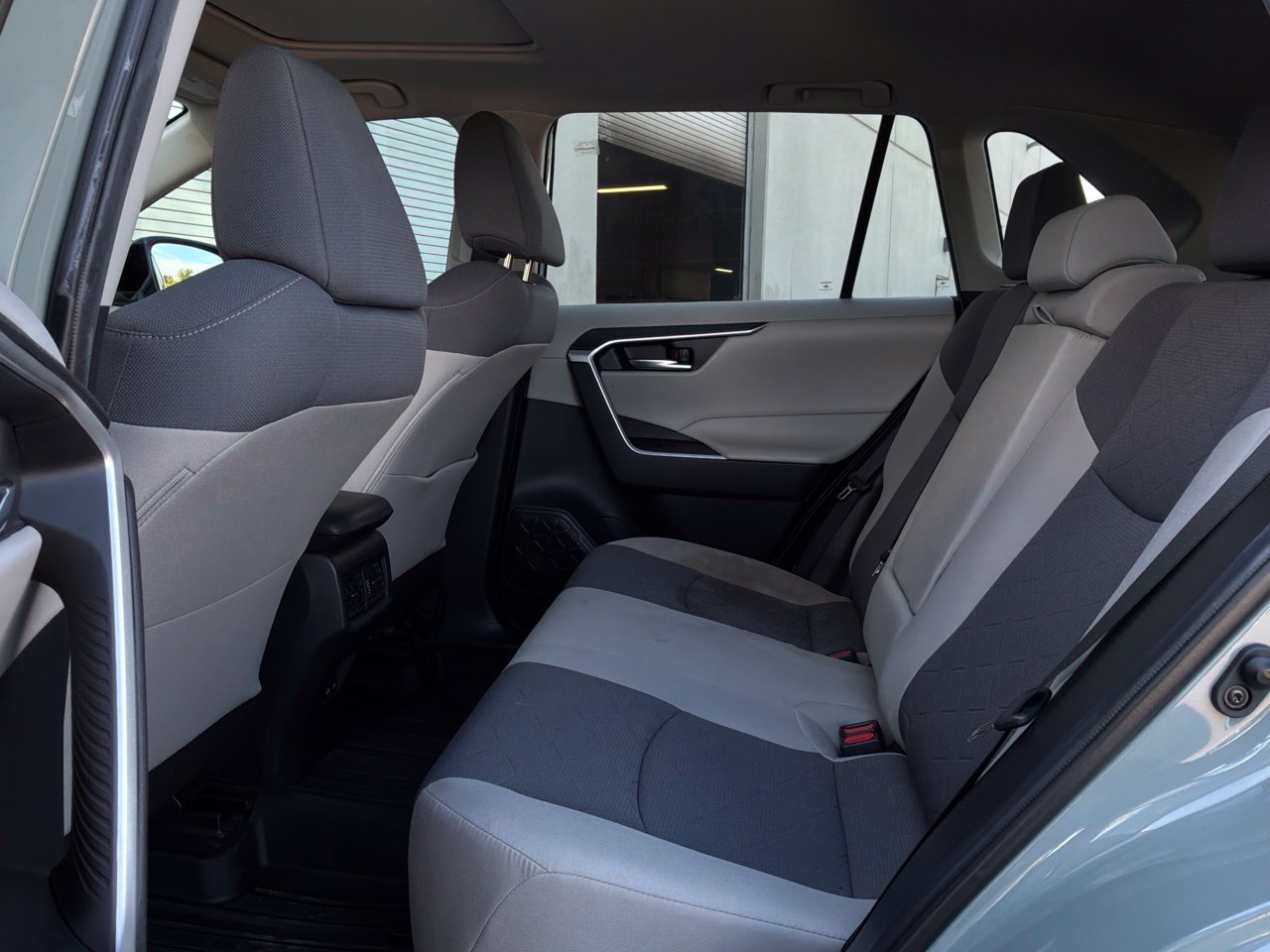 Used 2023 Toyota RAV4 XLE w/ Convenience Package FWD image 11
