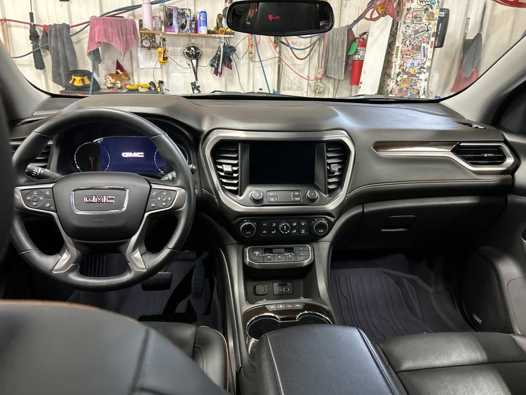 Certified 2023 GMC Acadia AT4 w/ Technology Package AWD/4WD image 18