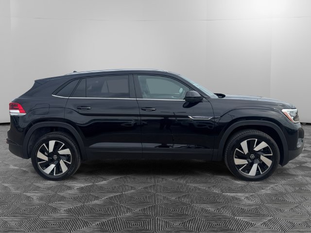 New 2026 Volkswagen Atlas Cross Sport SE FWD image 6