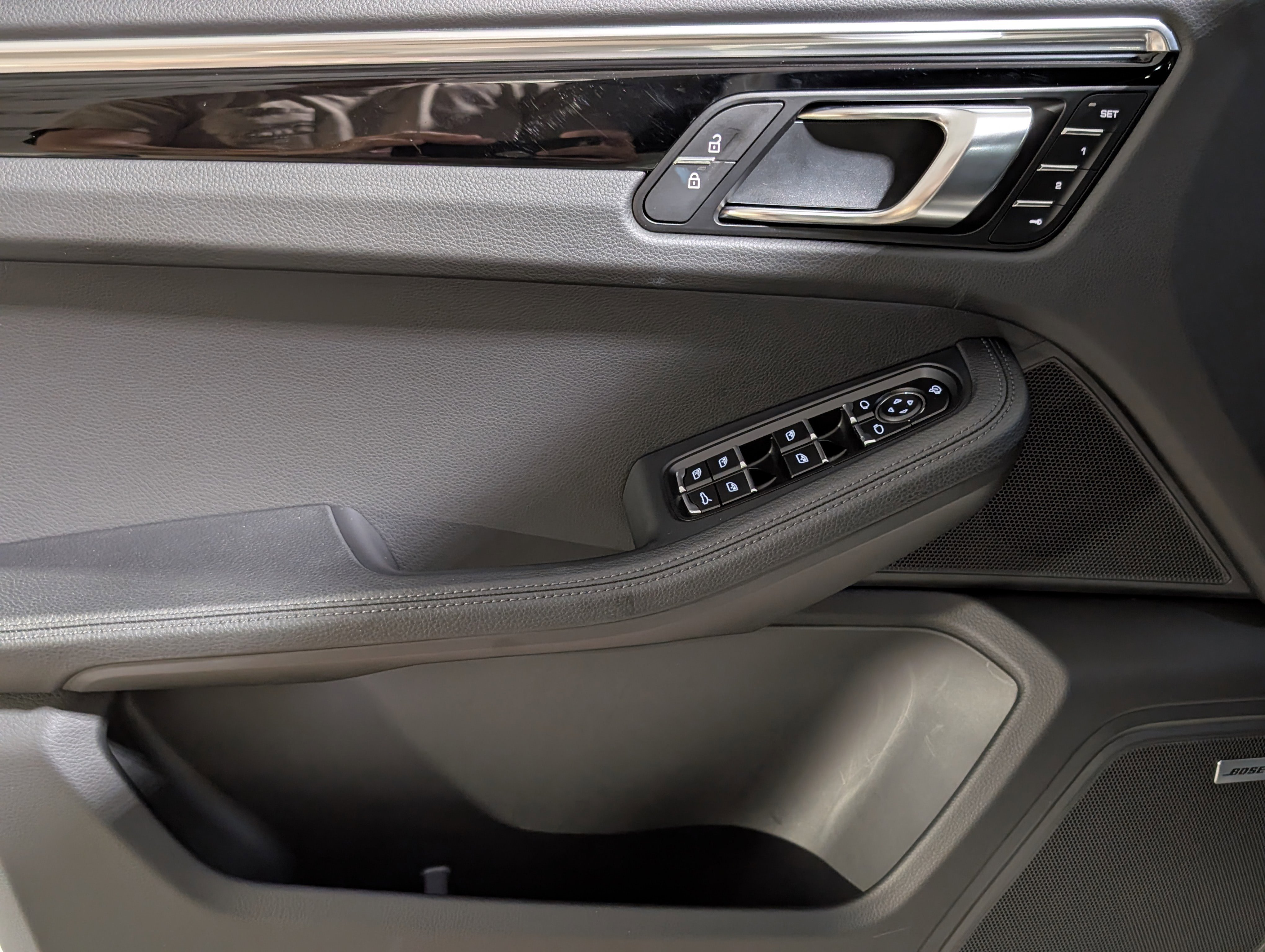 Certified 2025 Porsche Macan image 22