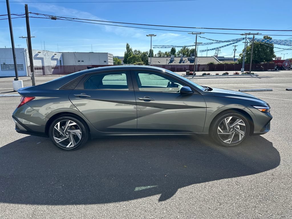 Certified 2025 Hyundai Elantra Sport FWD image 7