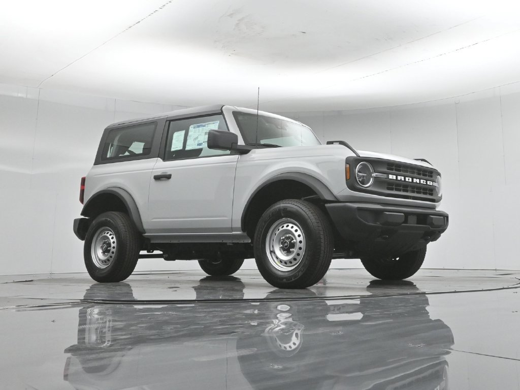 New 2026 Ford Bronco 2-Door AWD/4WD image 3