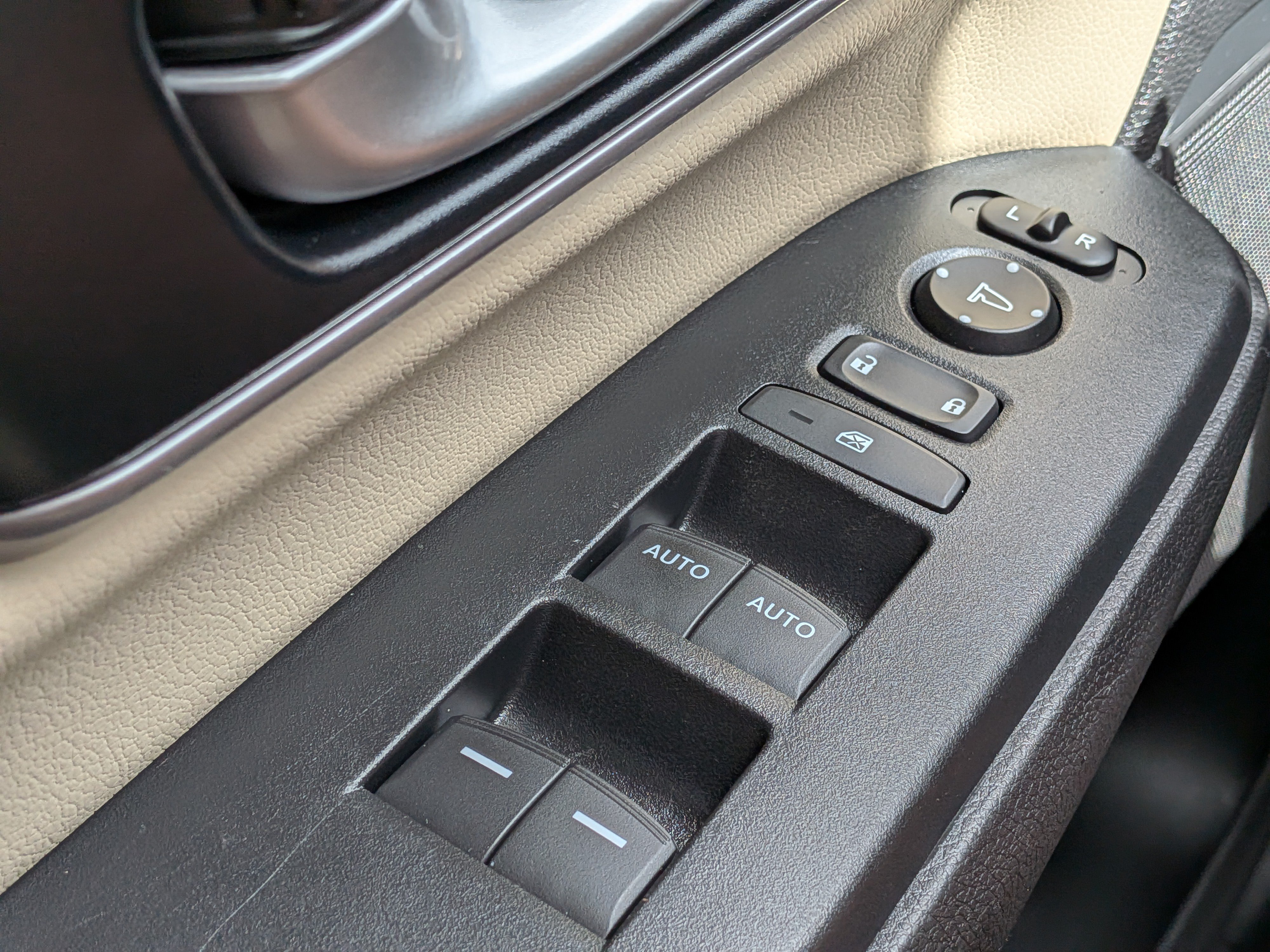 Used 2020 Honda CR-V Touring image 24