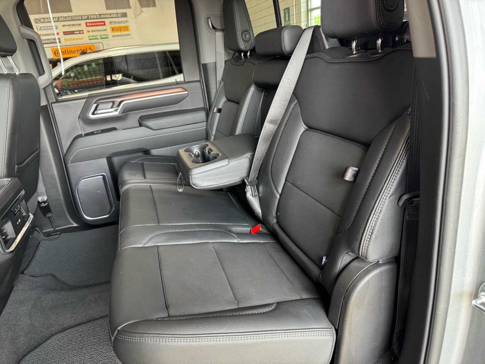 Used 2025 GMC Sierra 2500 Denali w/ Denali Reserve Package AWD/4WD image 12