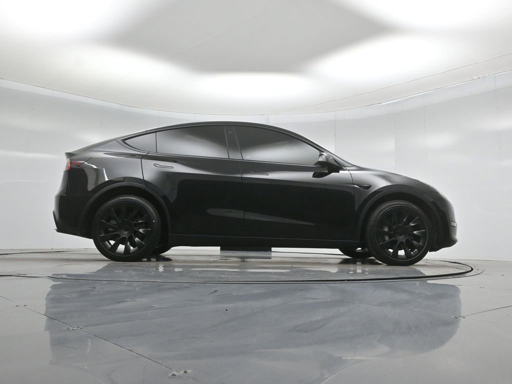 Used 2021 Tesla Model Y Long Range AWD/4WD image 39