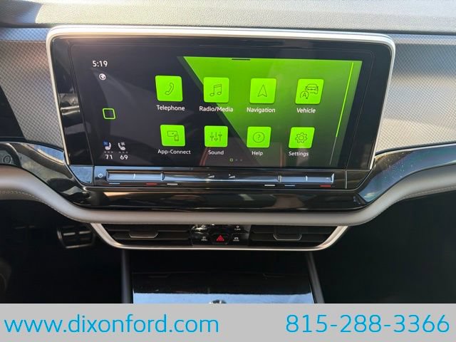 Used 2025 Volkswagen Atlas Peak Edition SE AWD/4WD image 12