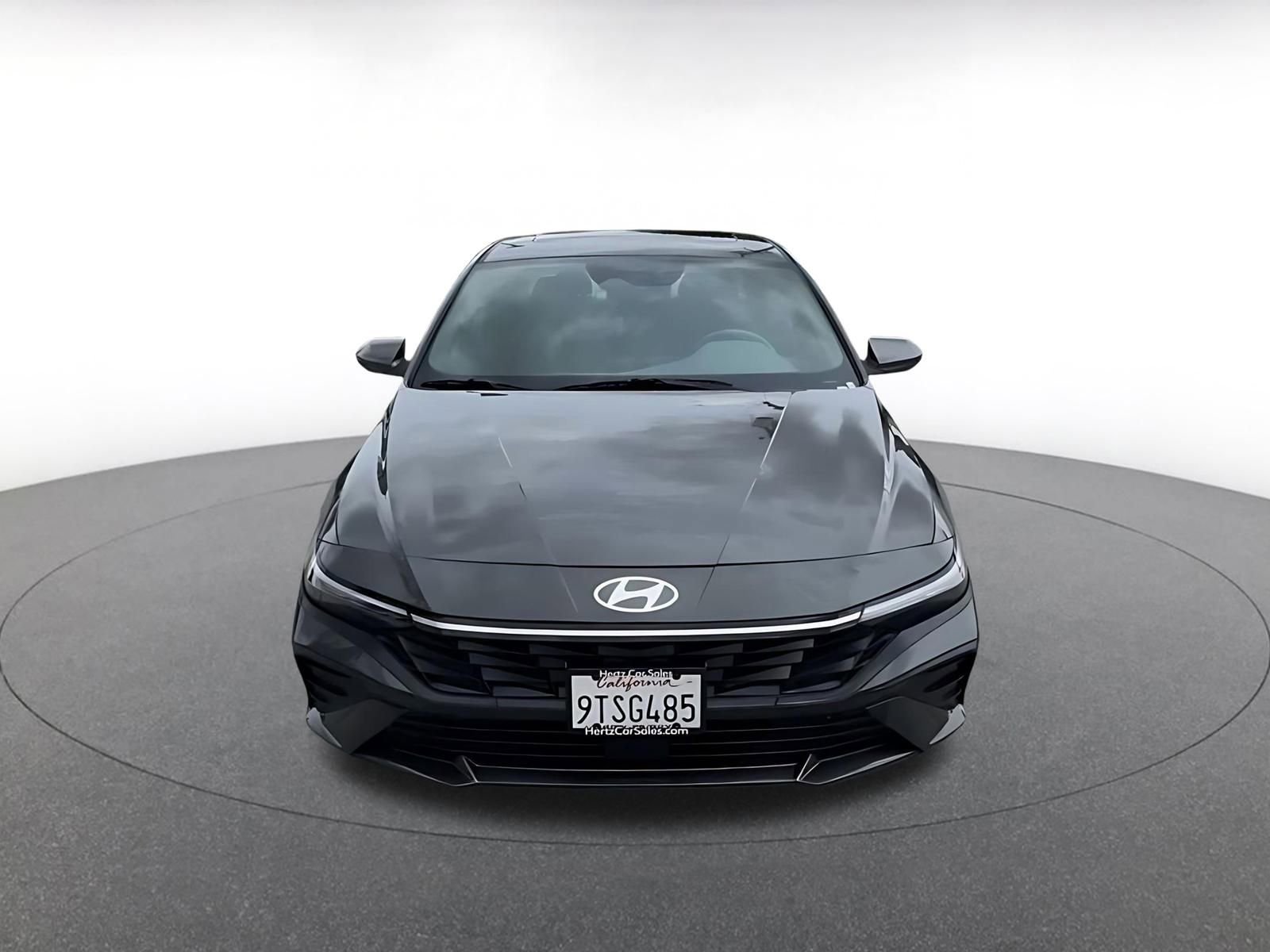 Used 2025 Hyundai Elantra SEL FWD image 4