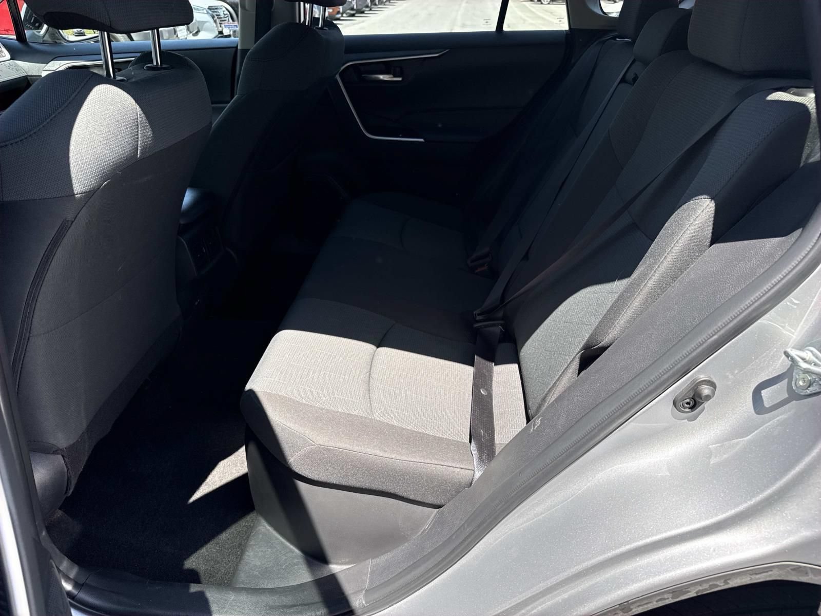 Used 2025 Toyota RAV4 XLE AWD/4WD image 28